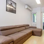 Monsoni House דירה קליארי